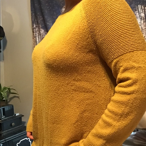Yellow Old Navy sweater - Picture 3 of 6